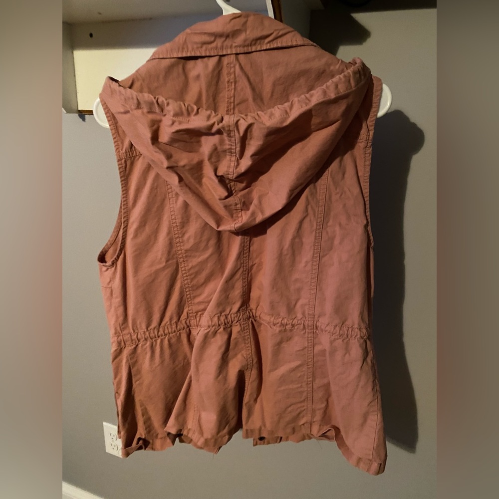 Pink vest - Picture 2 of 2